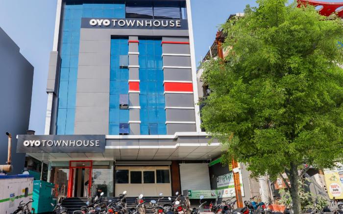 Townhouse South Tukoganj