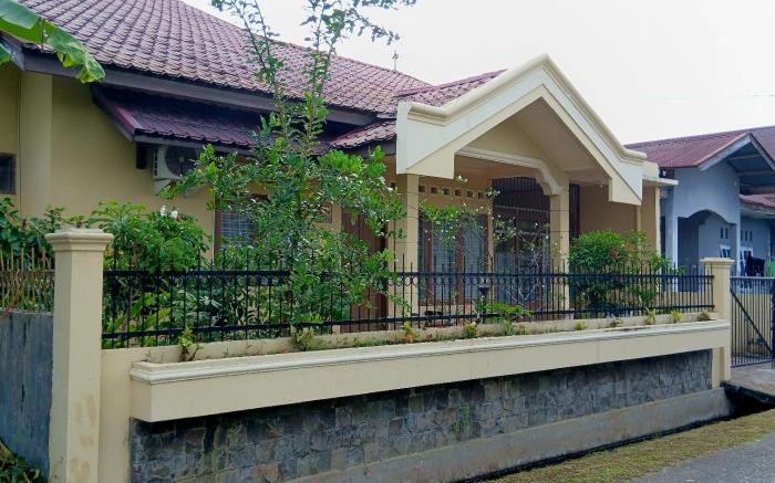 Gestur First House