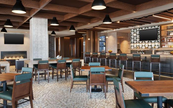 Courtyard Milwaukee Brookfield at Poplar Creek