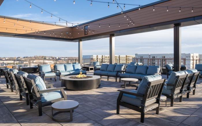 Courtyard Milwaukee Brookfield at Poplar Creek