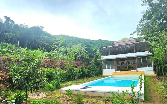 Hornbill Honeymoon Pool Villa