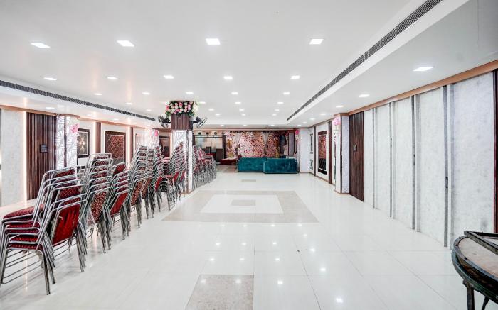 Super Hotel O Govind Nagar Kanpur formerly Maharoopa Palace