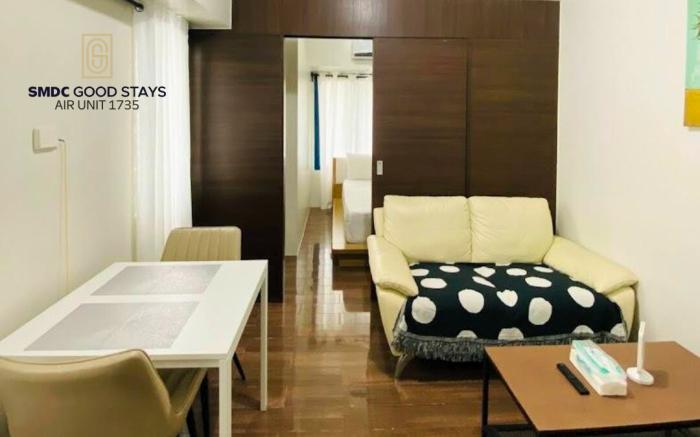 Staycation near Makati & Ayala Malls