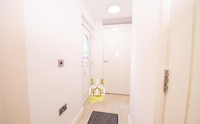 Affleck Stay 1 -  SJA Stays - Modern 2 Bed Apartment - With Parking