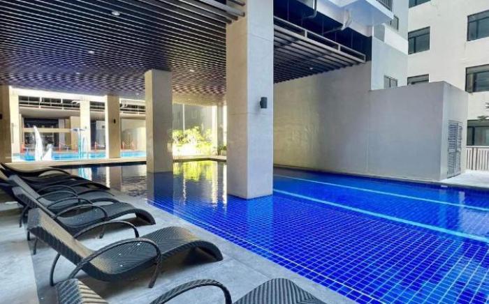 Serene Suite @ S Residences MOA