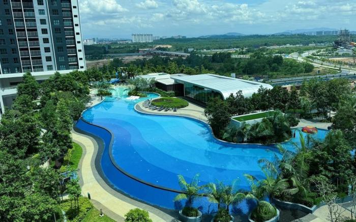 Gamuda Cove Jungle view Splash Mania Air-Con Suite