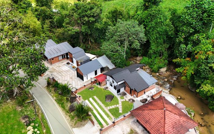 CASA DAMAI JANDA BAIK | RIVERSIDE TINY HOUSE
