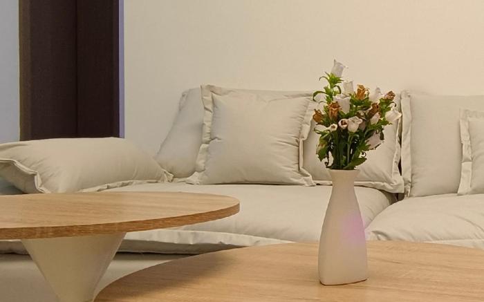 Cozy Apartment Located on the Grand Canel