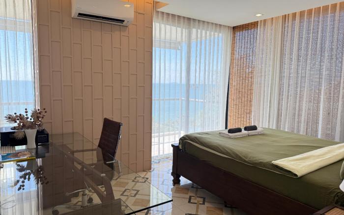 Panorama Seaview Suite (Escape Front)