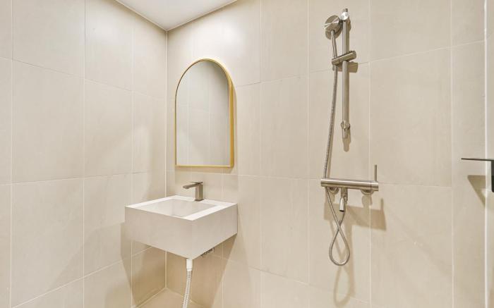 Gyeongiu Coolstay Hotel