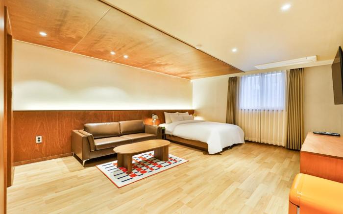 Gyeongiu Coolstay Hotel