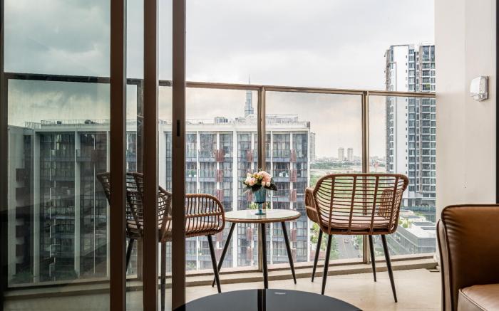 Metropole Compound Opera  Crest Galleria APT