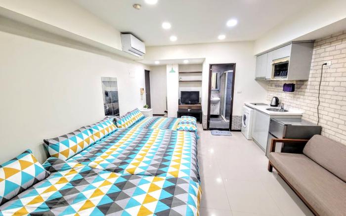 Ximending (Emei 60) elevator, 2 minutes to the MRT