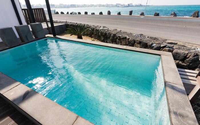 Aqua BEAutique Pool Villas