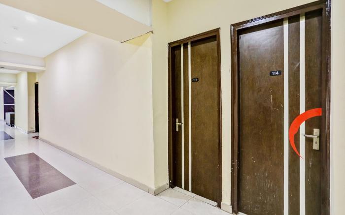 Super Townhouse Patparganj Near Max Super Speciality Hospital