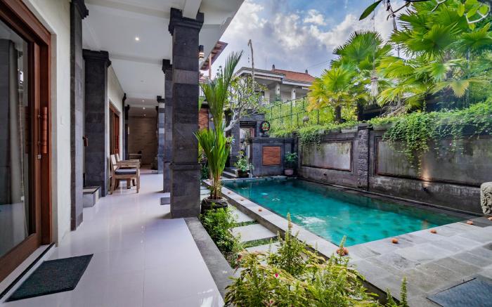 Ayu Sari Guesthouse by Mahaputra