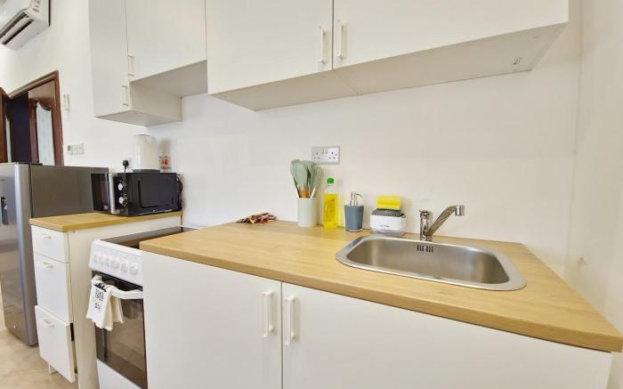 Harf22-201-01 comfy 1BR Apt in Abu Dhabi City