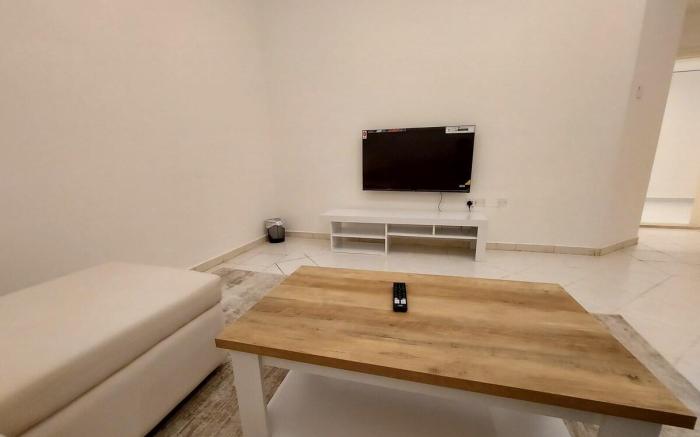 HARF22G02-02  stylish 2BR in AD