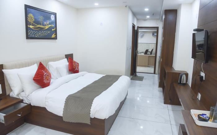 Hotel Om Regency