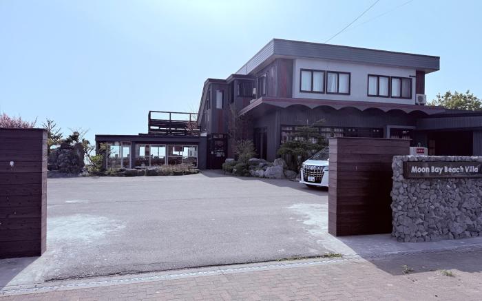 Moonbay Beach Villa