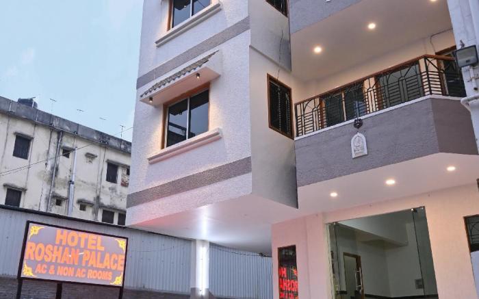 Hotel Roshan Palace