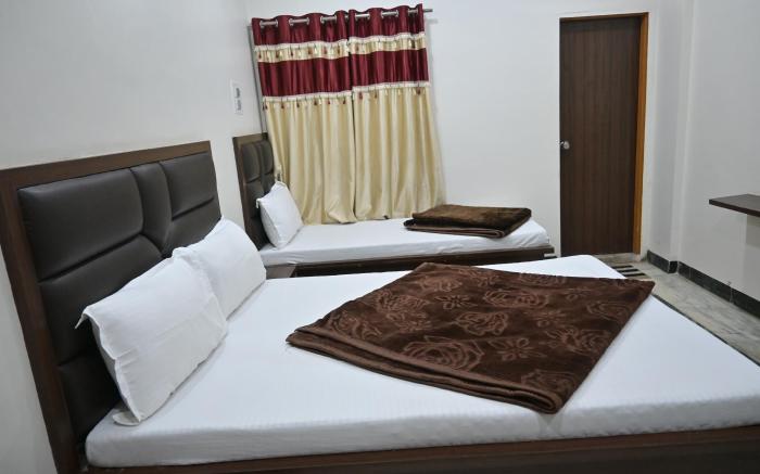 Hotel Roshan Palace