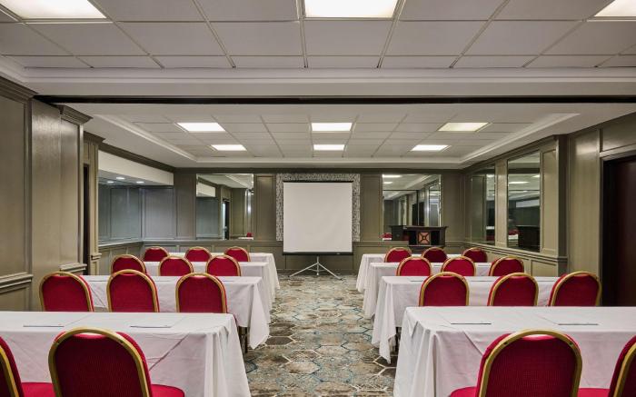 DoubleTree by Hilton Chatsworth