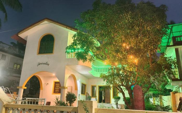 Arcadia Villa 100mtr From Candolim Beach With Pool