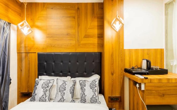 Hotel Village Residency