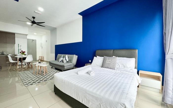 Stylish Blue Cozy Studio Alinea