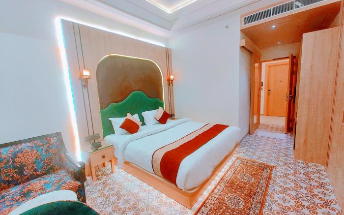 Hotel Status Residency
