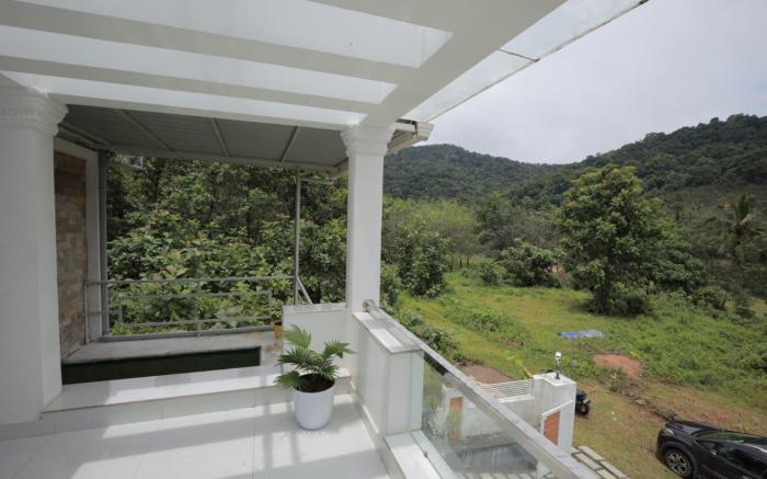 Lake N Hill Home stay