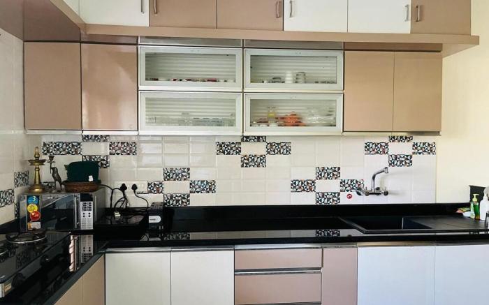 Tauro's Haven Homestay - Charming 3BHK, 4Bath Home