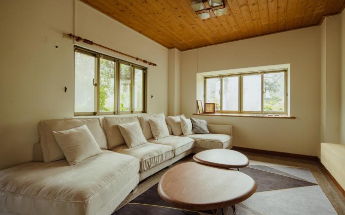 Jack's Lakeside Retreat
