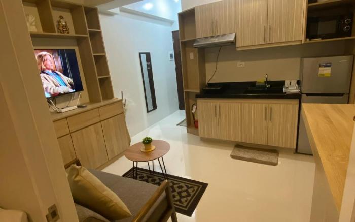Jono's Royal Oceancrest Place