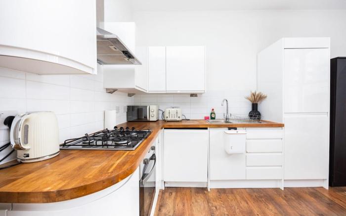 Modern Apartment Retreat in West London