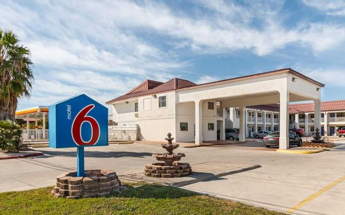 Motel 6 San Marcos, TX - North