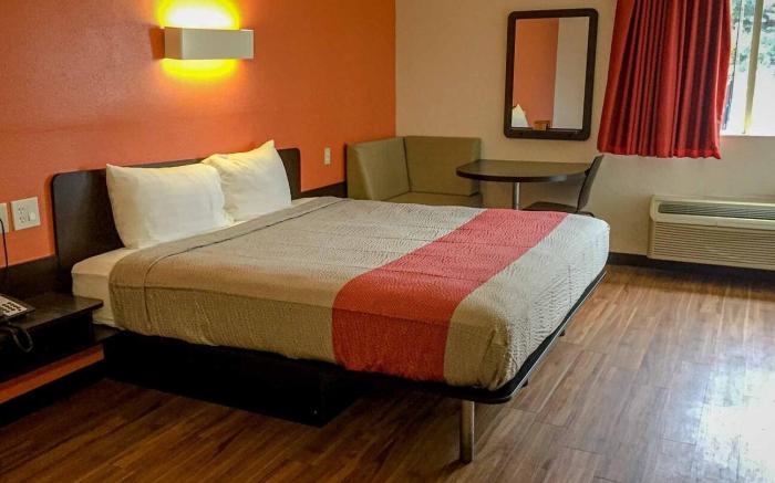 Motel 6 Woodway, TX