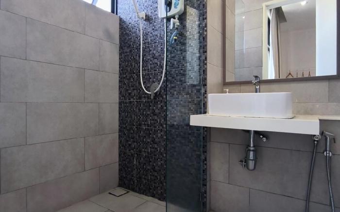 Premium  City Seaview Studio @The Shore KK C15
