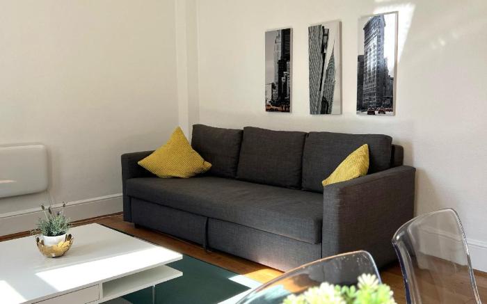 Oxford Street Apartments by Advan