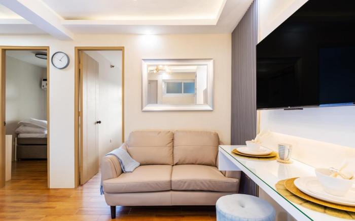 Modern Coastal 2BR Condo Near Airport & Samal