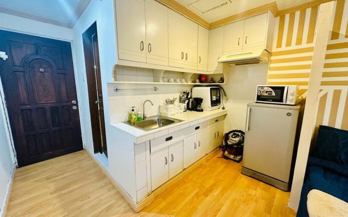 LetStay: D201: 1-Bedroom Condo 40-Sqm