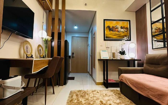 RED RESIDENCES MAKATI By ARQ Staycation 