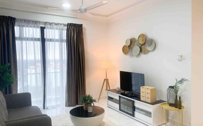 PB22 HUGE 3BR Beside Paradigm Mall