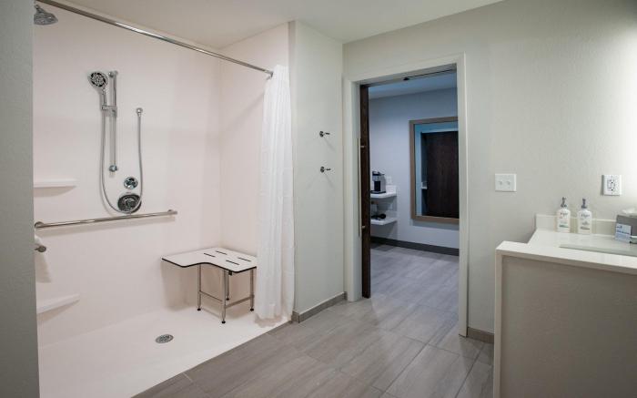 Holiday Inn Express & Suites Pensacola Airport North – I-10 By IHG
