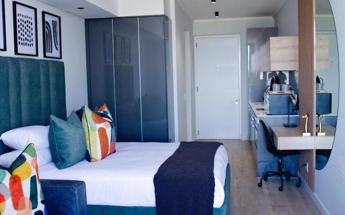 Ellipse Waterfall Luxury Apartment