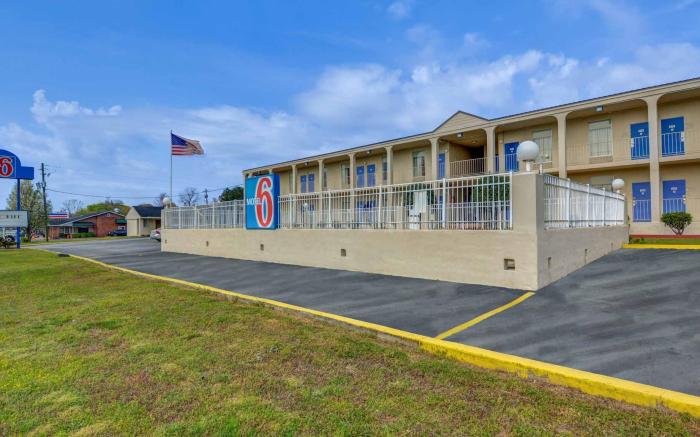 Motel 6 Americus, GA