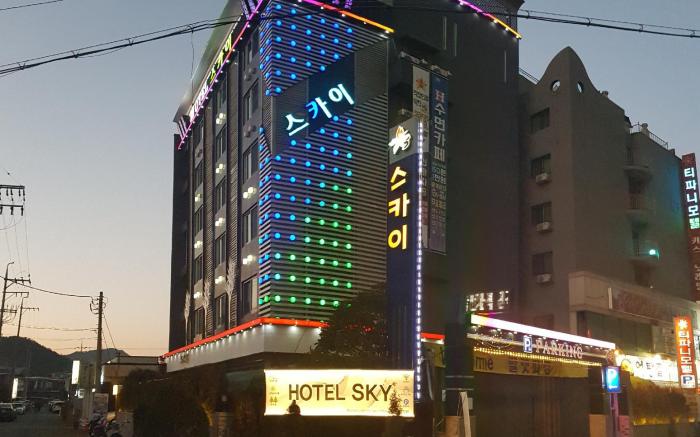 SKY Hotel