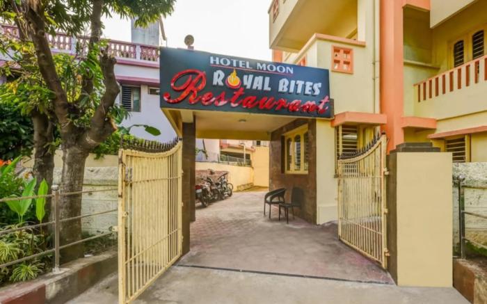 DhamStay Hotel Moon CT Road Near Beach Puri