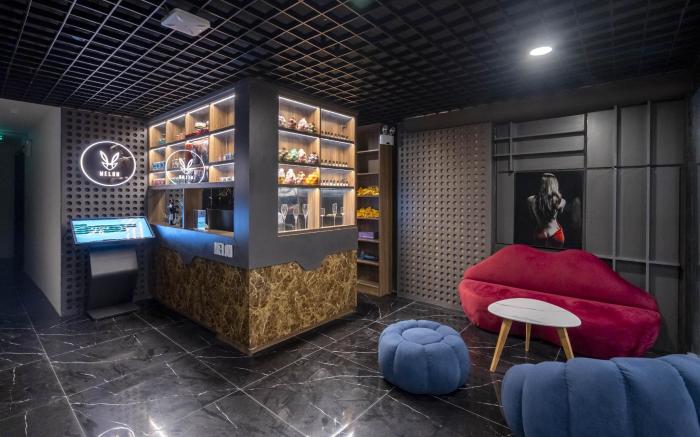 Melon Hotel